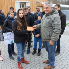 Žáci ZŠ 5. května věnovali rožnovskému útulku pro psy a kočky částku 4.800 korun. - obrázek 3